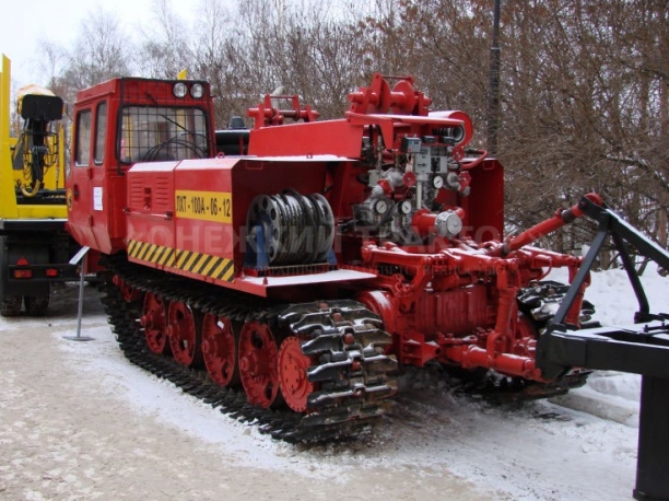 Трактор гусеничный лесопожарный ОТЗ ЛХТ-100А Тракторы